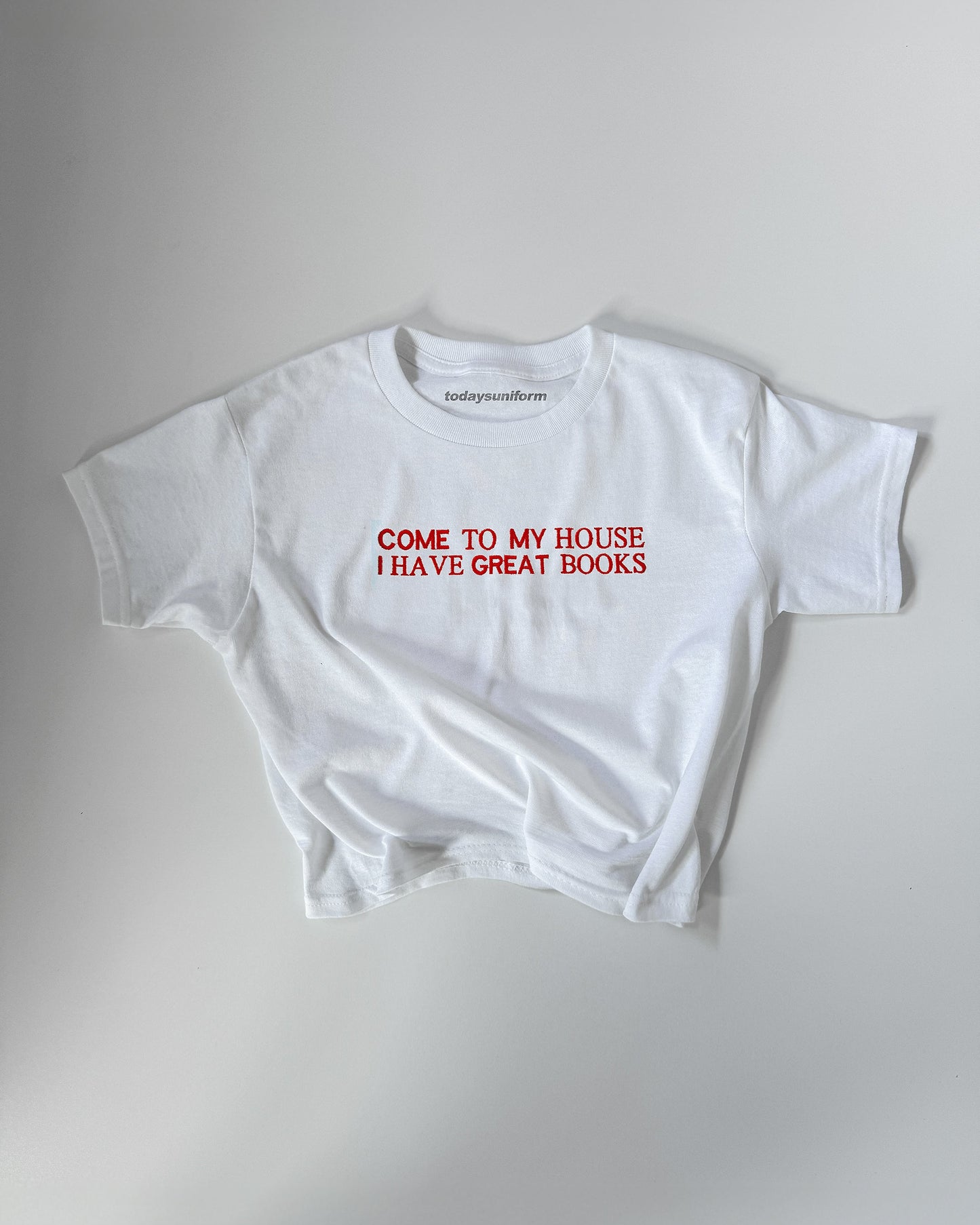 Embroidered 'COME TO MY HOUSE I HAVE GREAT BOOKS' 90s Y2K T-Shirt