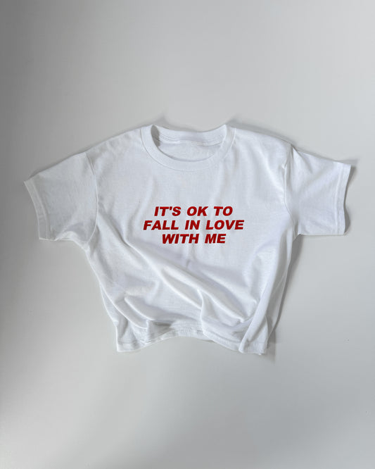 Embroidered 'IT'S OK TO FALL IN LOVE WITH ME' 90s Y2K T-Shirt
