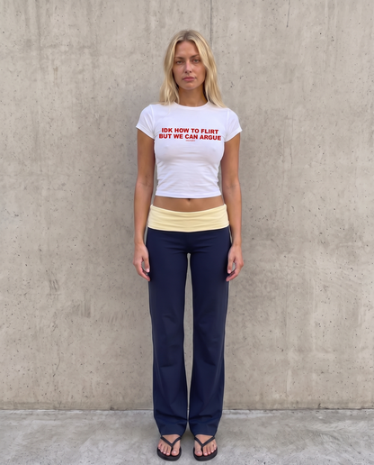 'Idk How To Flirt But We Can Argue' 90s Y2K T-shirt