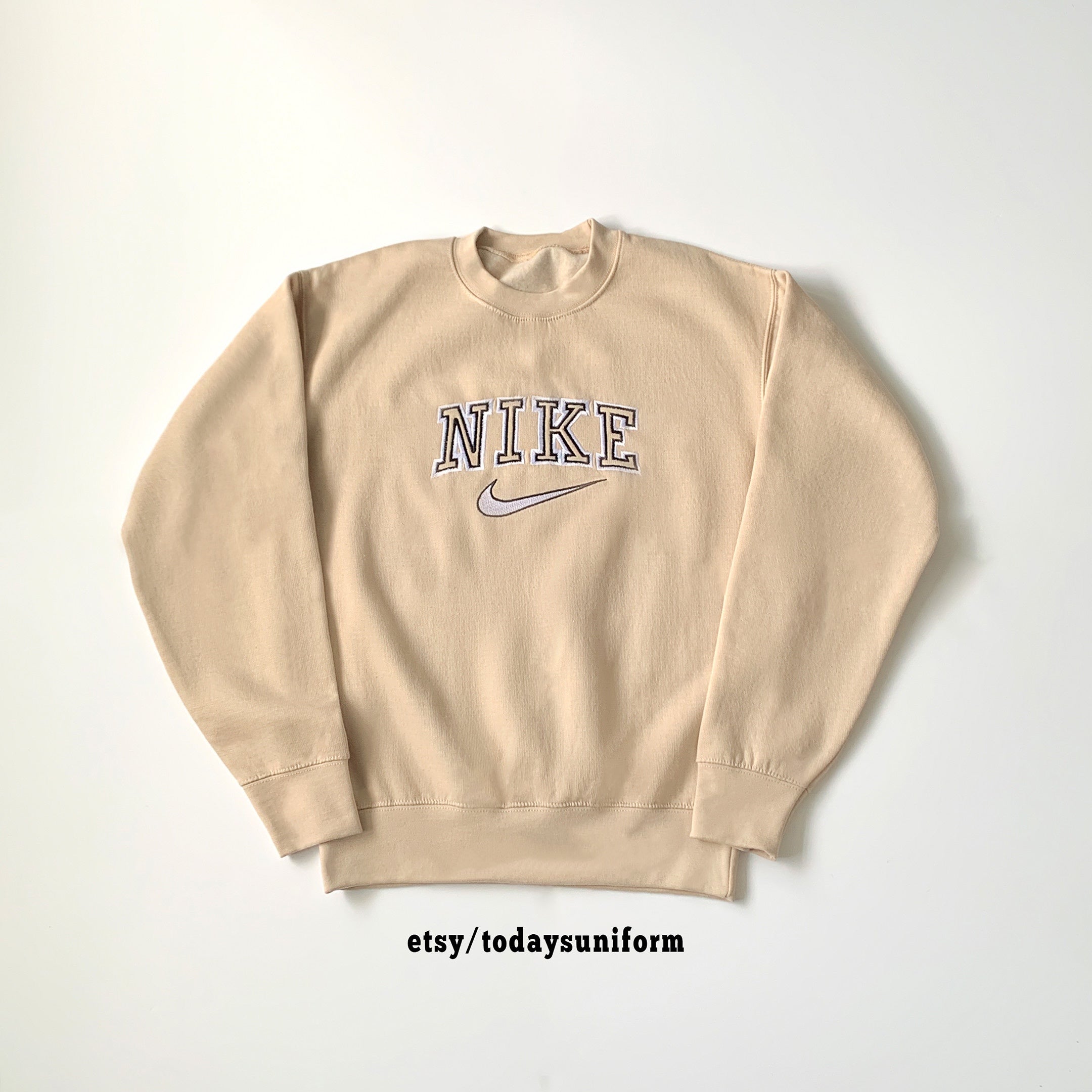 Vies Likeur verbrand Vintage Style 90s Nike Cream Spellout Sweatshirt – TodaysUniform